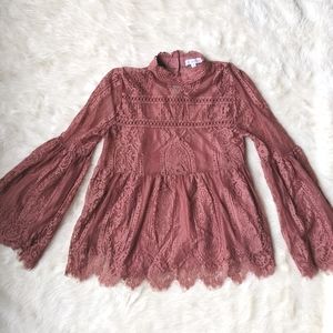 Coco & Jaimeson Boho Mauve Lace Top with Bell Sleeves / Size Small